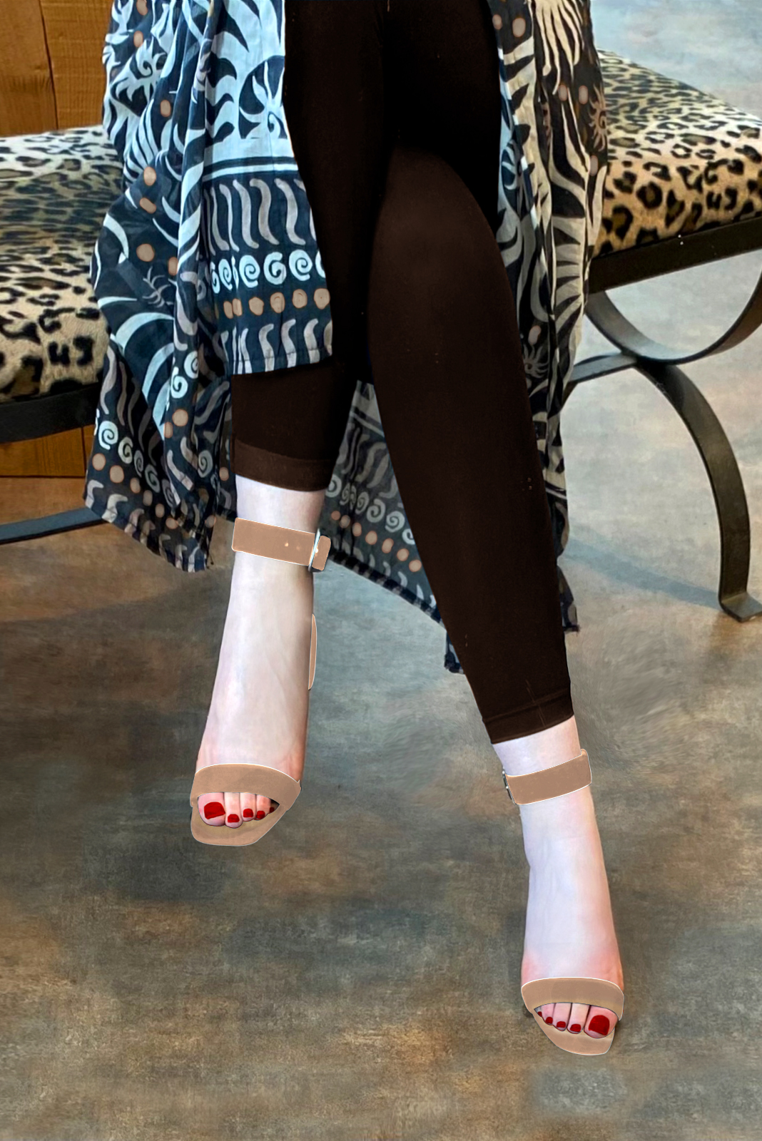 Biscuit beige women's closed back sandals, with a strap around the ankle. Square toe. Medium spool heels. Worn view - Florence KOOIJMAN